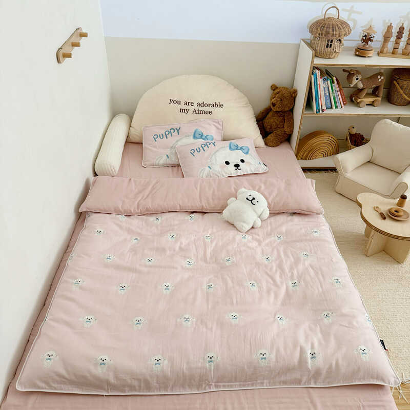 Bettwäsche-Set mit gesteppter Decke und niedlichen Hundemotiven