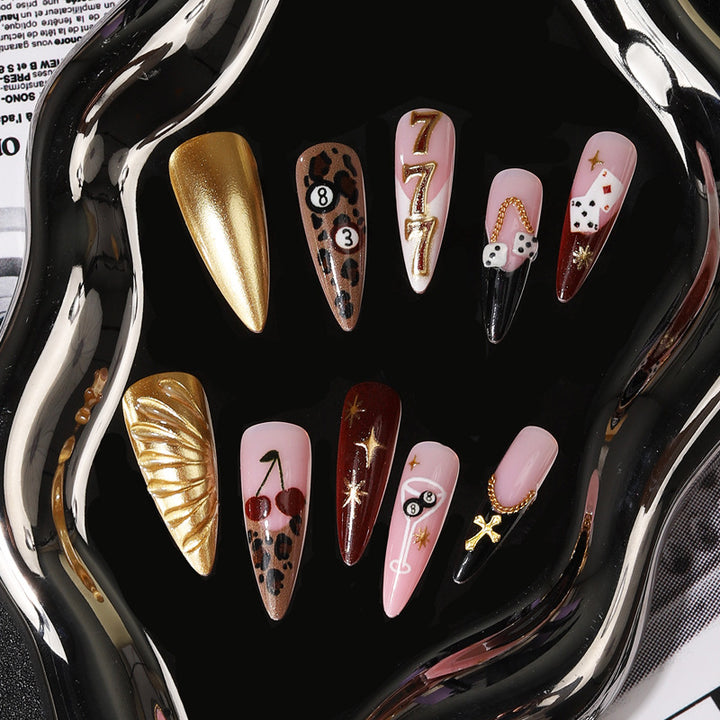 Glamouröse Dekorative Press-On Nagelspitzen Karnz