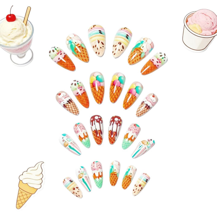 Kreative Kunstnägel mit Eiscreme-Motiv Karnz