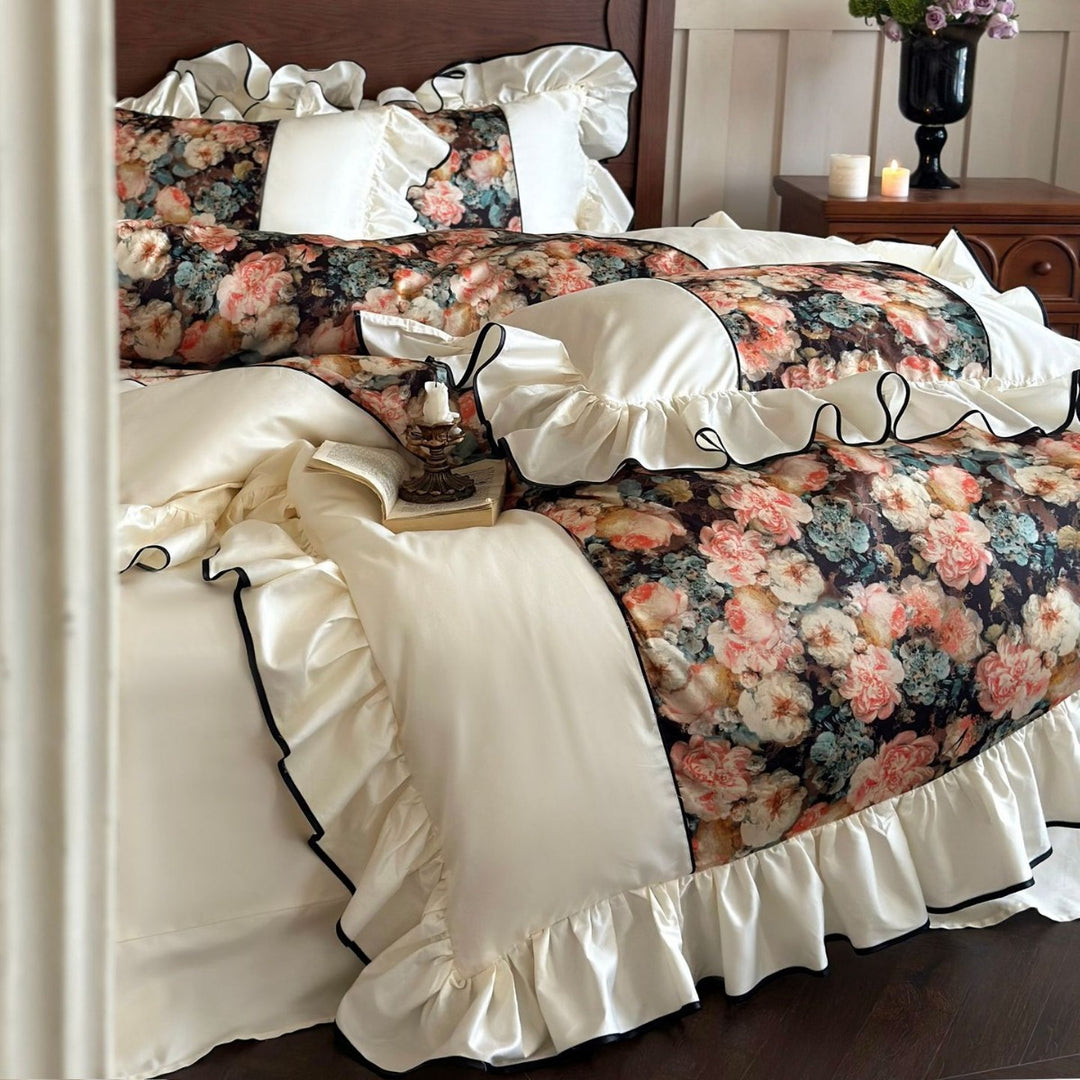 Luxuriöses florales Baumwollsatin-Bettwäsche-Set mit Rüschen und Passe