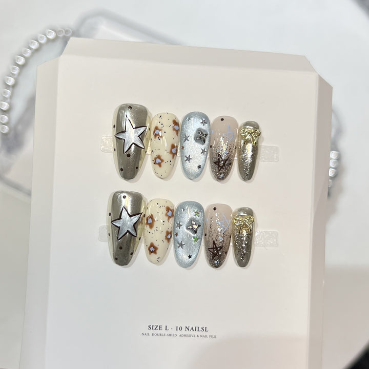 Dekoratives Sternen Druck-On Nagelkunst Set