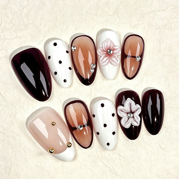 Künstlerisches Nagelkunst Press-On Kit