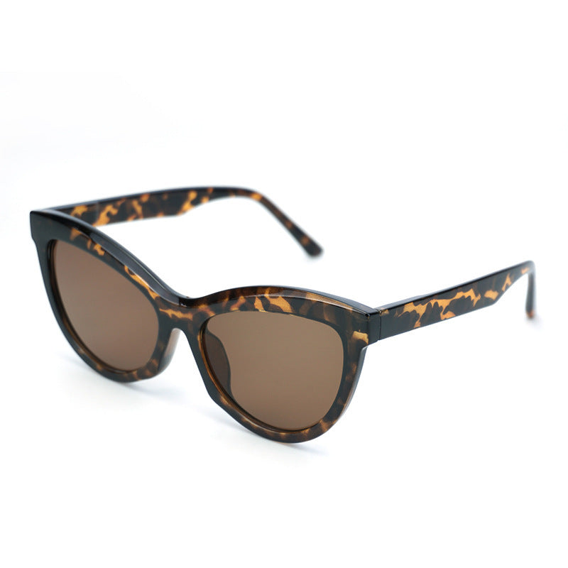 Damen Cat-Eye Sonnenbrille mit modernem, konturiertem Rahmen Karnz