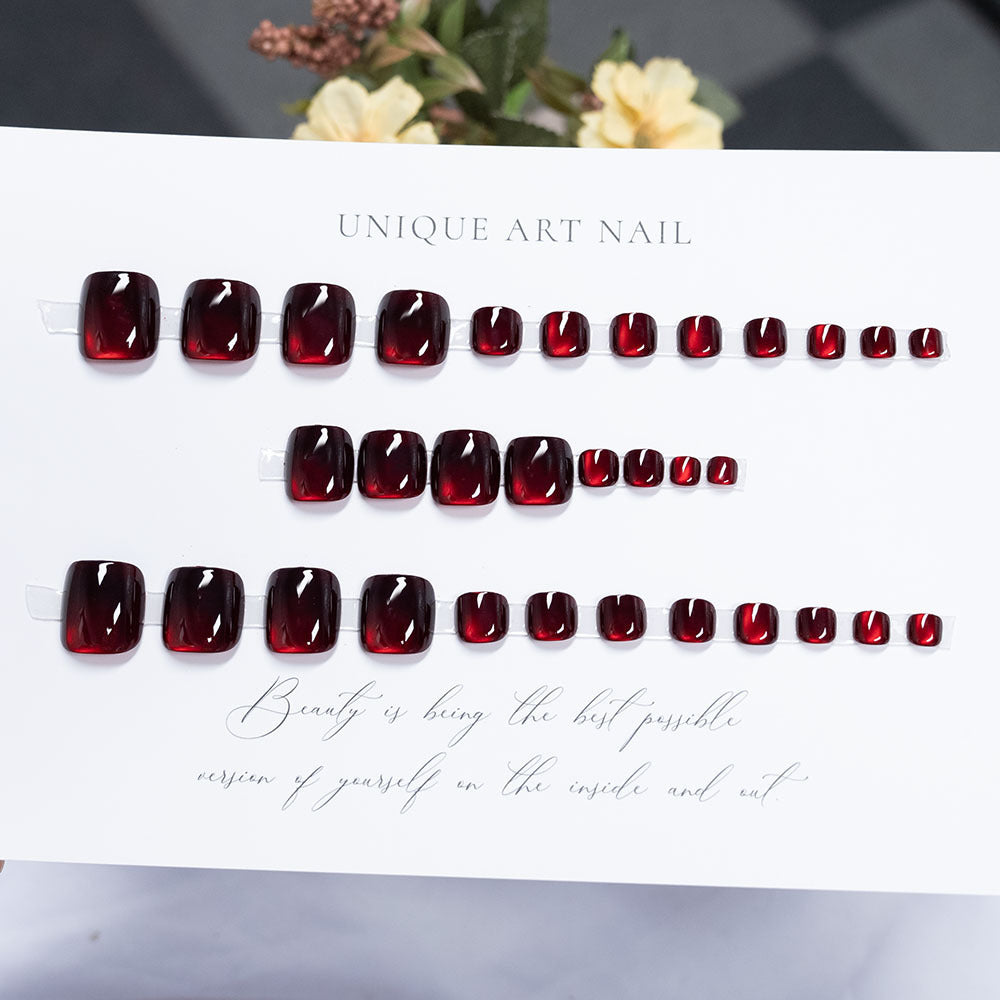 Glänzendes rotes Press-On-Nagelset Karnz