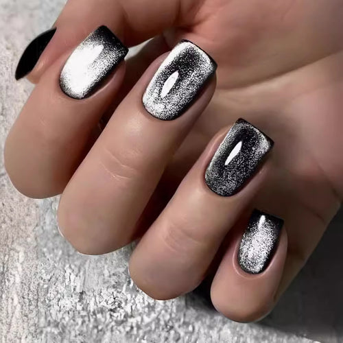 Elegantes Glänzendes Press-On Nagelset Karnz