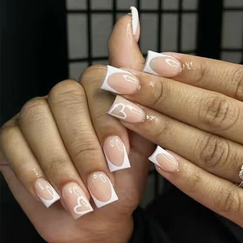 Elegante herzverzierte Nagelverlängerungen Karnz