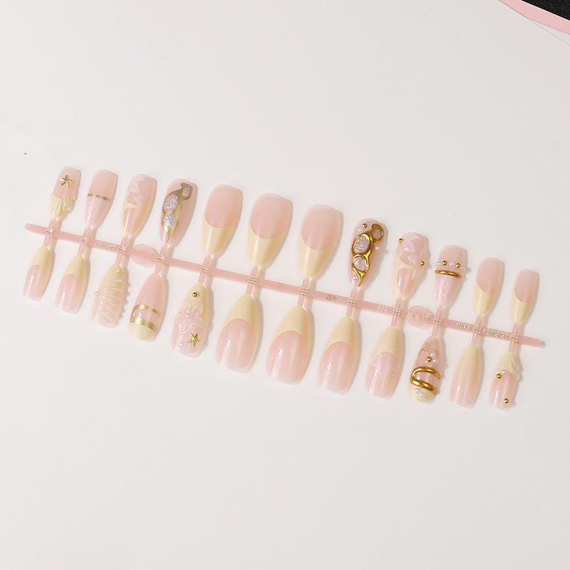 Dekorative Premium Nagelspitzen Karnz