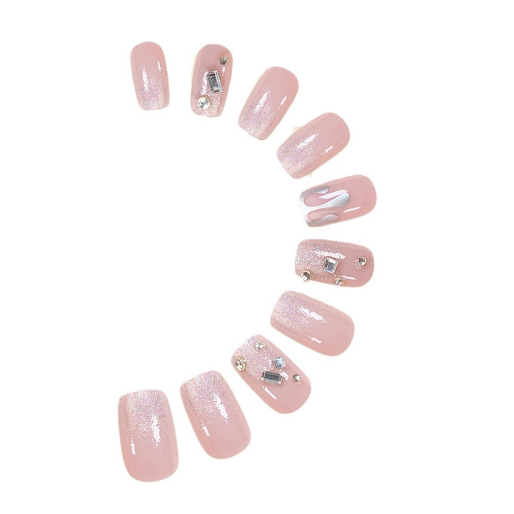 Glitzerndes Nagelkunstdesign