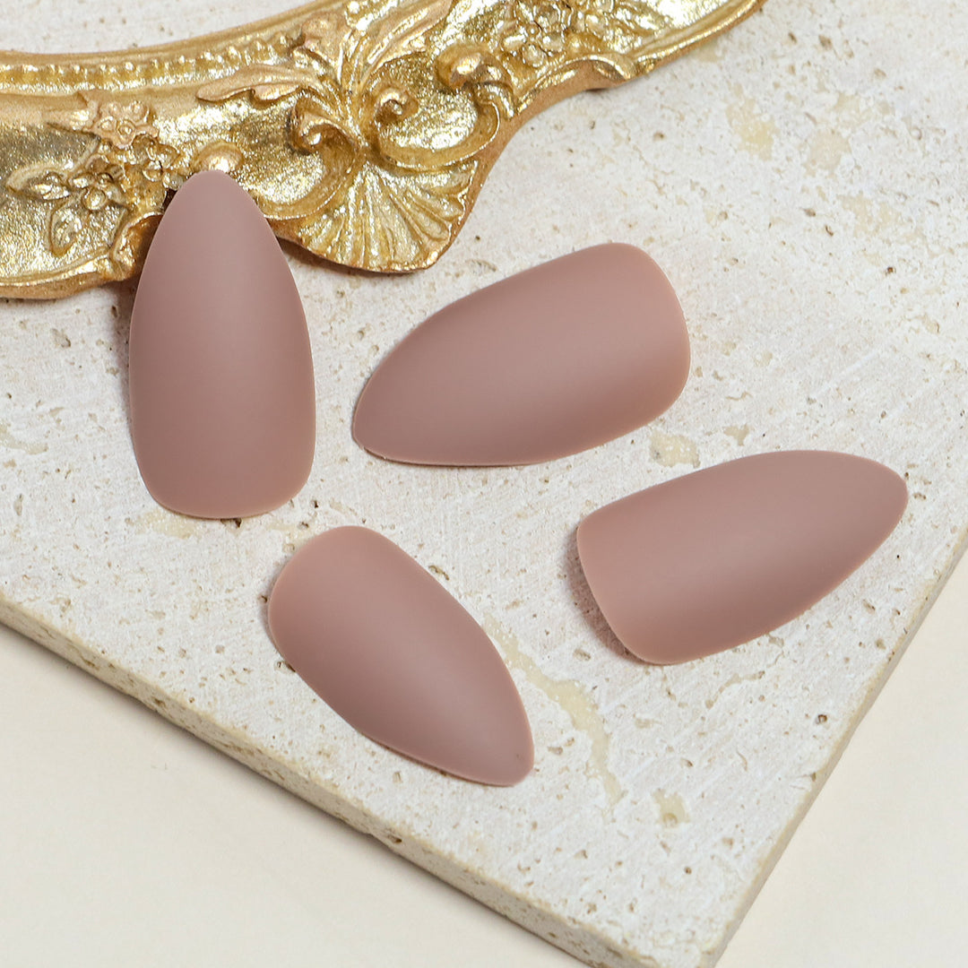 Matte Mandel-förmige Press-On Nagelspitzen Karnz