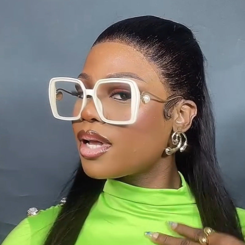 Damen modische quadratische Brille mit elegantem Metallrahmen und einzigartigen Akzenten Karnz