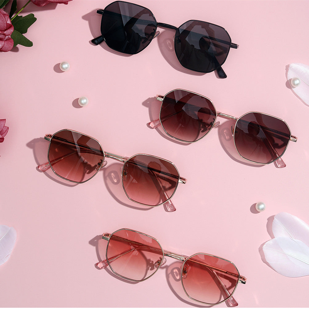 Damen modische Sonnenbrille mit ovalem Rahmen und polarisierten Gläsern Karnz