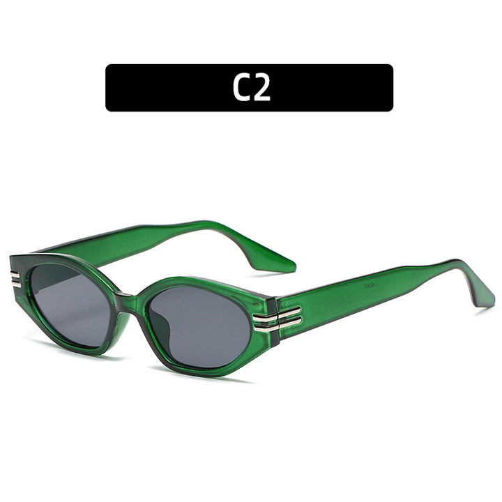 Elegante Katzenaugen-Sonnenbrille mit dekorativen Metallakzenten