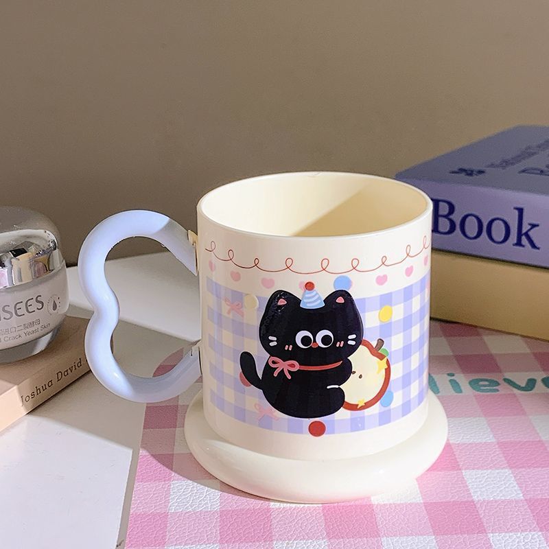 Keramiktasse mit Verspieltem Katzenmotiv Karnz
