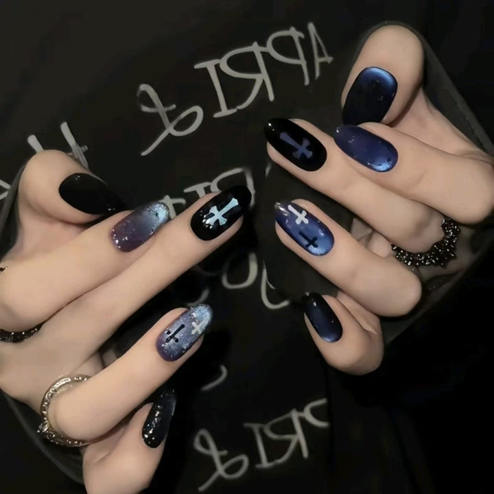 Stylisches Künstlerisches Press-On-Nagelset Karnz