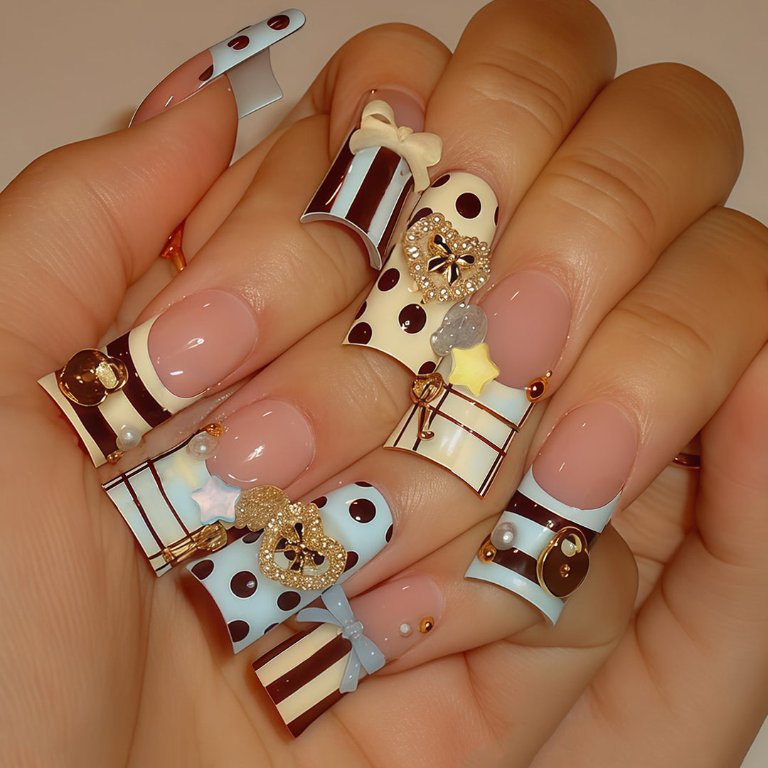Dekorativer Press-On Nagelkunst-Kit Karnz
