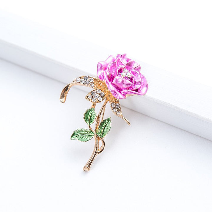 Eleganter Blumenschmuck mit Kristallen Karnz