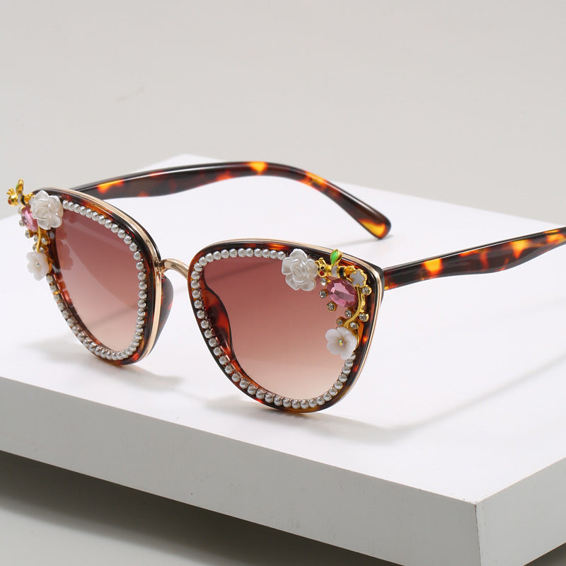Damen Glamouröse Cat-Eye Sonnenbrille mit floralen Verzierungen Karnz