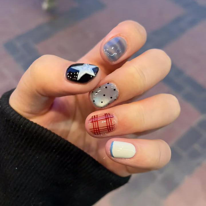 Künstlerische Press-On Nageldesigns Karnz