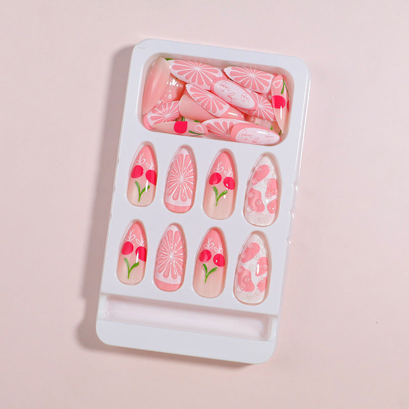 Premium Press-On Nail Set mit dekorativen Akzenten Karnz