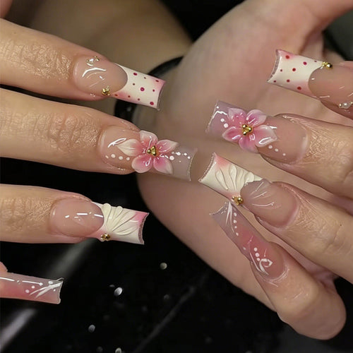 Künstlerisches Press-On Nagel Kunstset mit floralen Designs Karnz