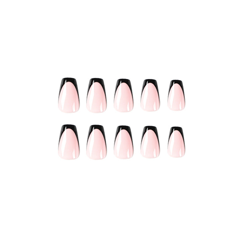 Elegante Stiletto-Nägel mit kontrastierendem French-Tip Karnz