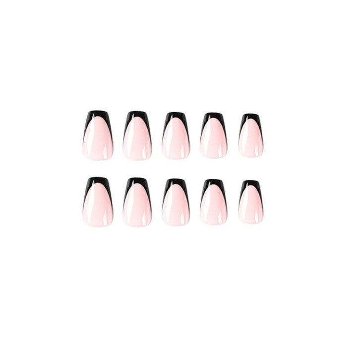 Elegante Stiletto-Nägel mit kontrastierendem French-Tip Karnz