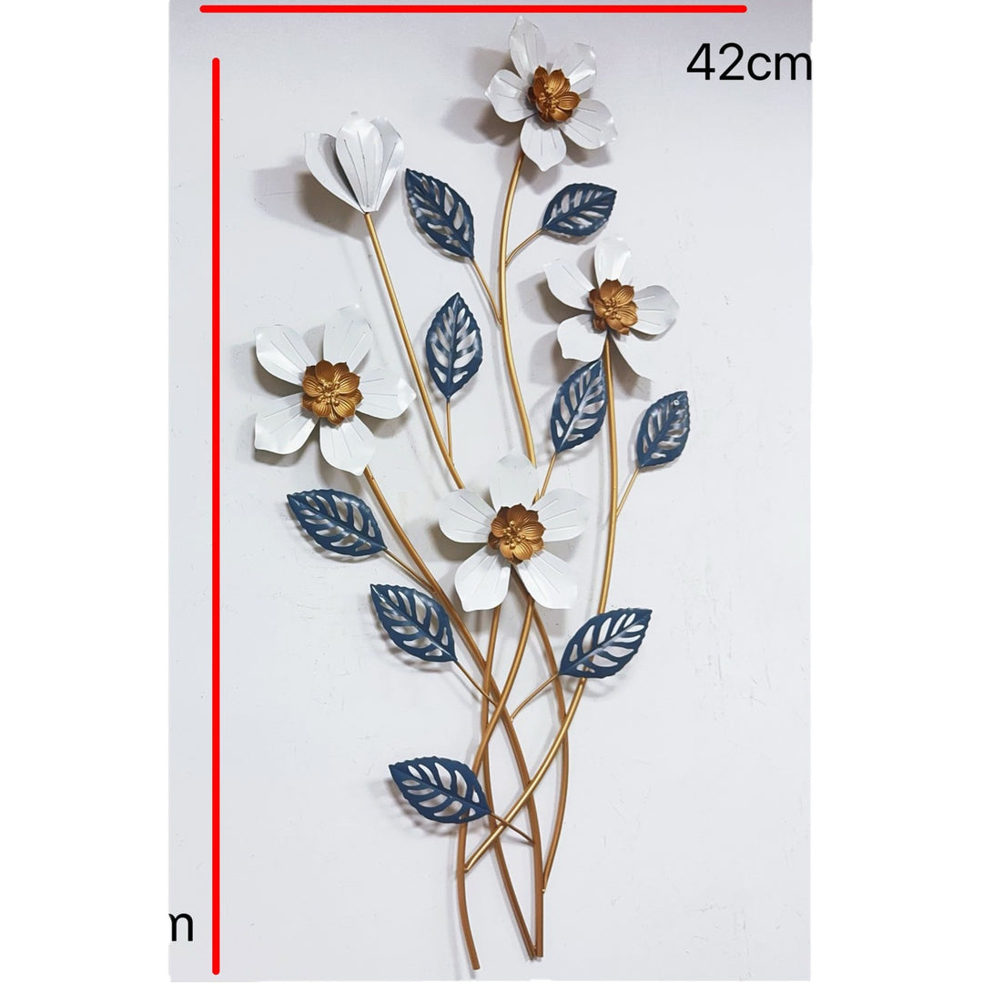 Elegante florale Wandskulptur Karnz