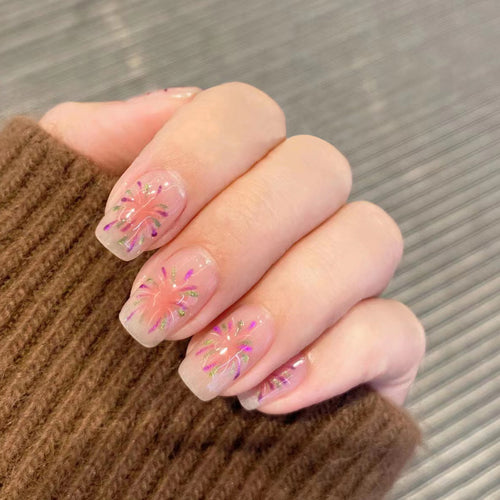 Künstliche Nagelkunst mit funkelnden Akzenten und spezieller Gestaltung Karnz