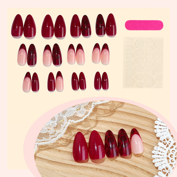 Stylisches Press-On-Nagelset mit geometrischen und gradienten Designs Karnz