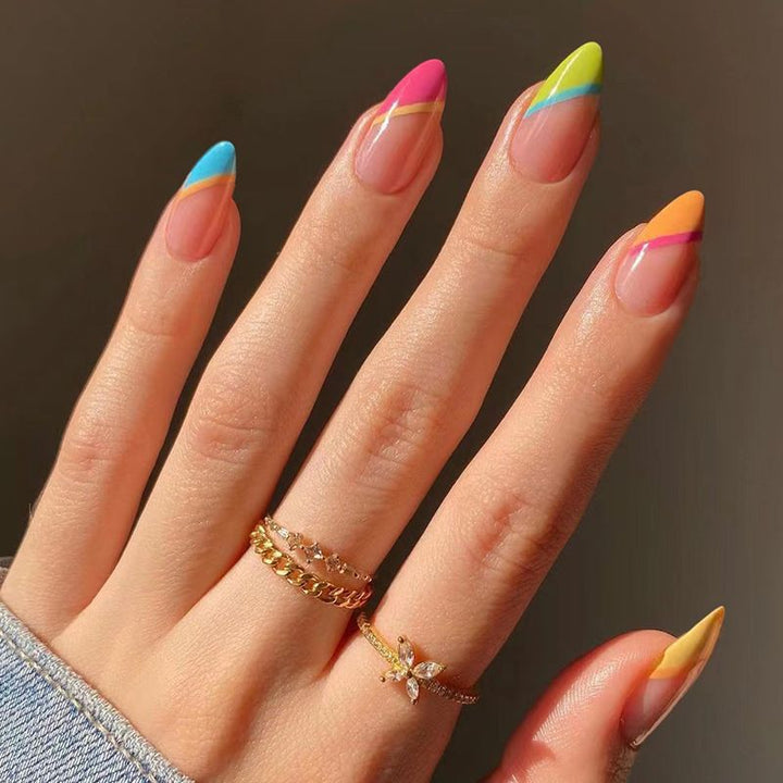 Stylisches Press-On-Nagelset mit schimmerndem Finish Karnz