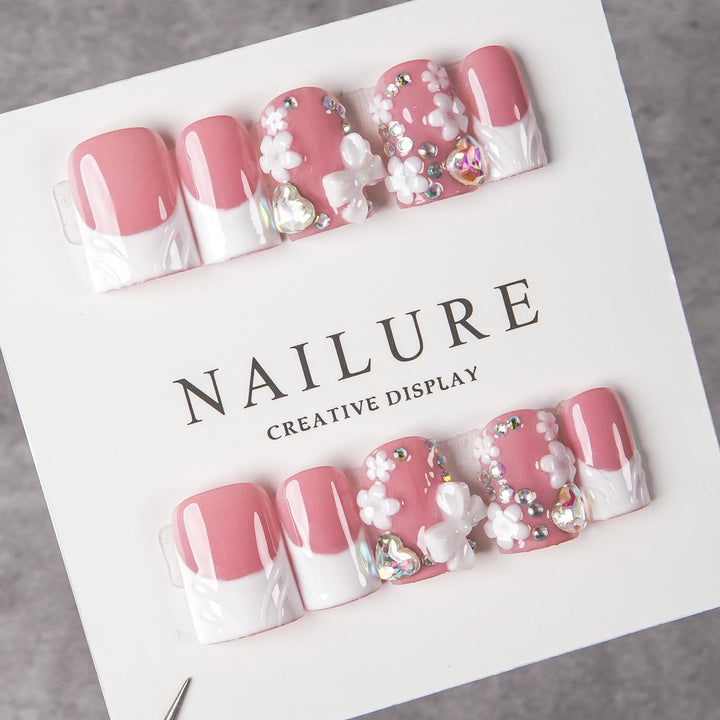 Dekorative Nagelkunst