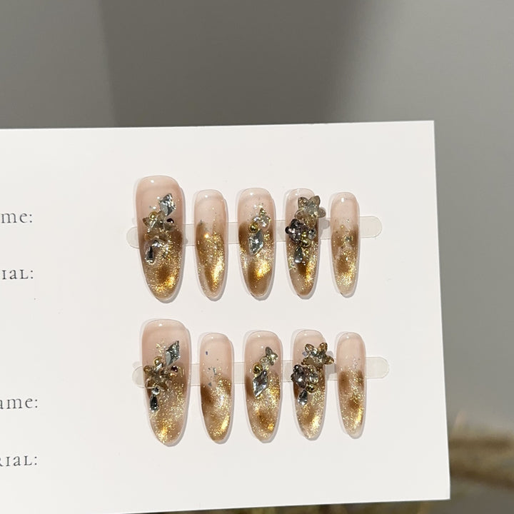 Luxuriös Glitzer Press-On Nagelset mit floralen Akzenten