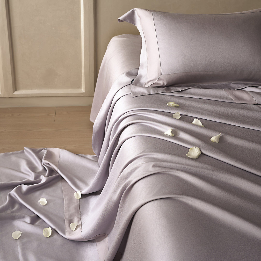 Luxuriöses Sateen Bettbezugset mit doppelter Hemstitched-Kante und Kissenbezügen