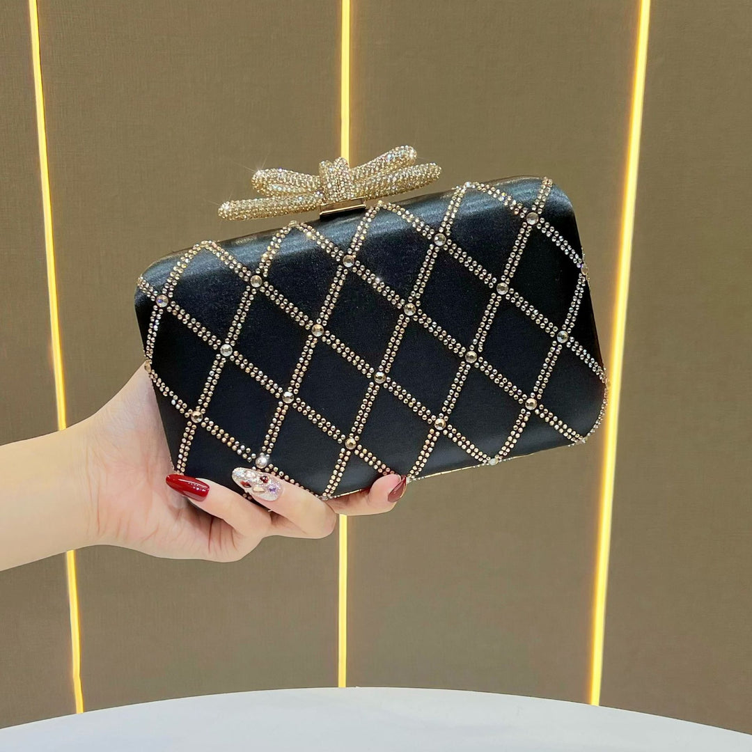 Dekorative mit Strass besetzte Abend-Clutch