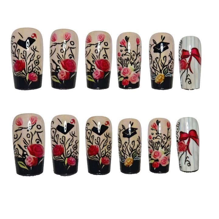 Glamouröse Kunstnägel mit Floralen Motiven Karnz