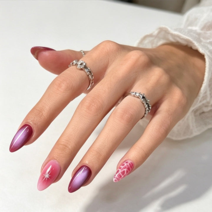 Kunstnägel mit Elegantem Ombre-Design und Kreativen Akzenten Karnz