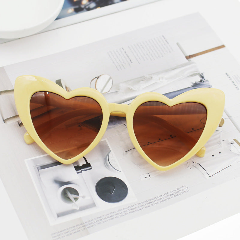 Damen Herzförmige Sonnenbrille mit glitzerndem Rahmen Karnz