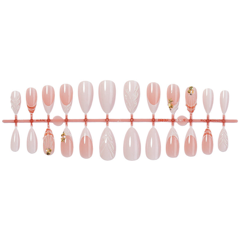 Elegante dekorative Press-On Nails Kollektion Karnz