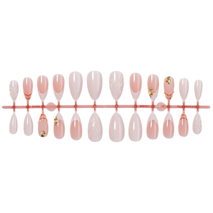 Elegante dekorative Press-On Nails Kollektion Karnz
