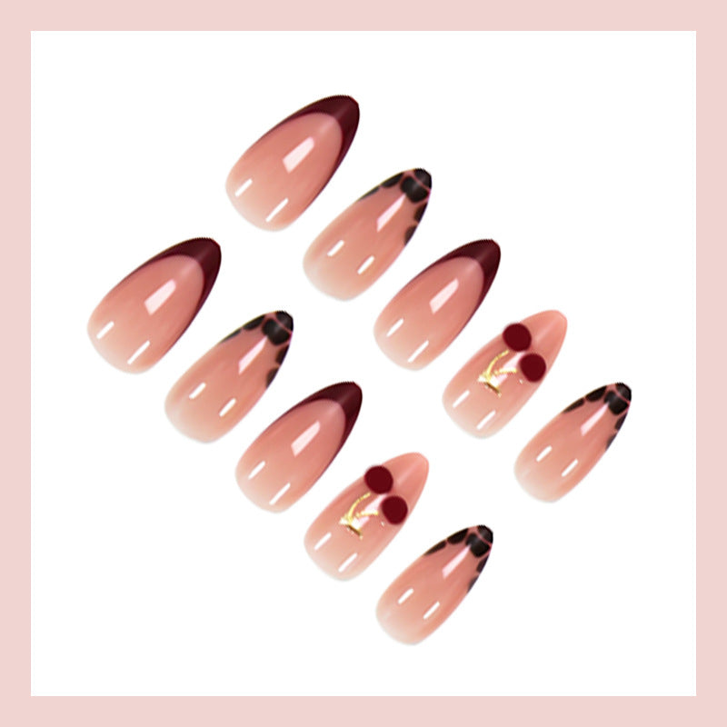 Kunstnagelset mit eleganten Ombré-Designs und glamourösen Akzenten Karnz