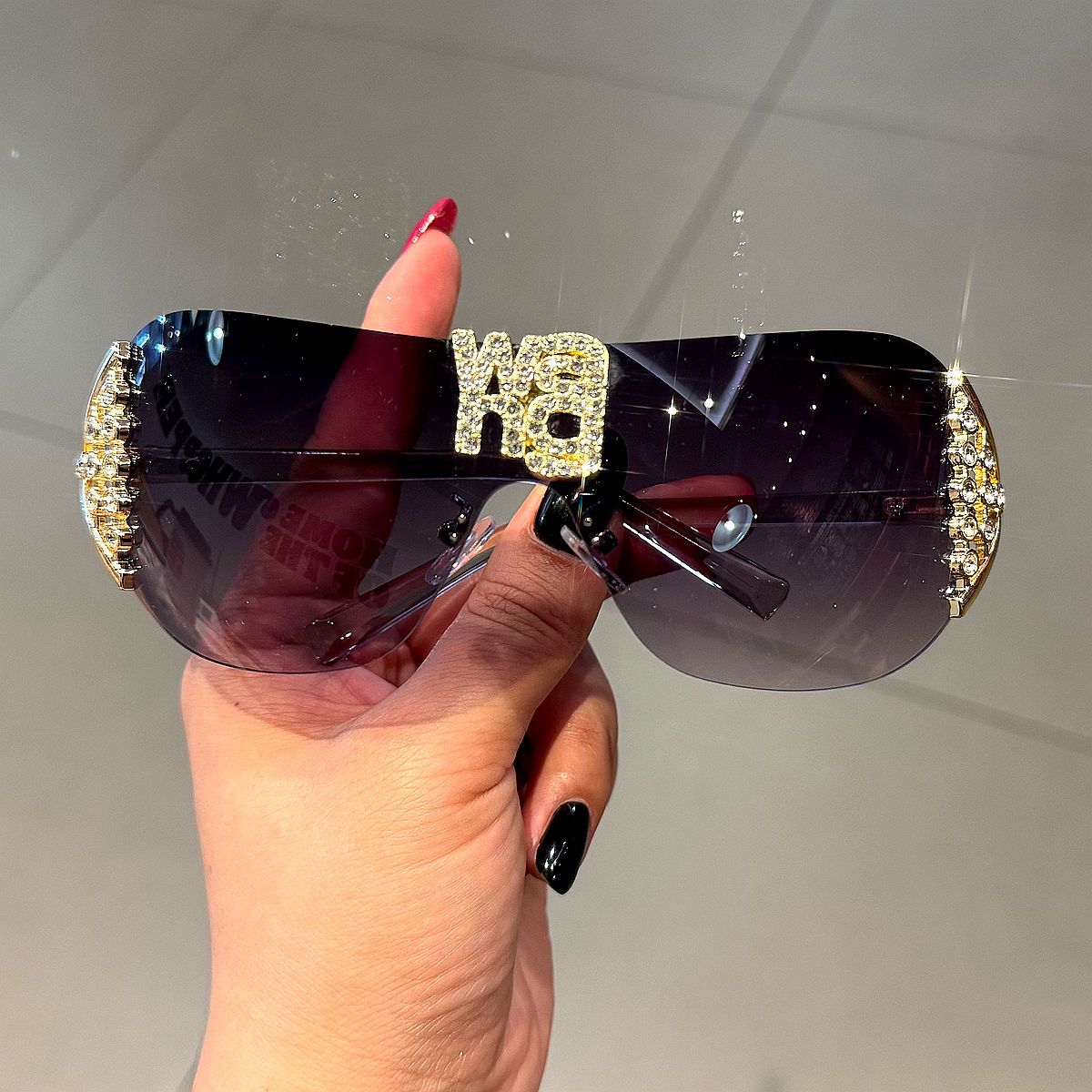 Damen modische Oversized-Sonnenbrille mit Strass-Applikationen Karnz