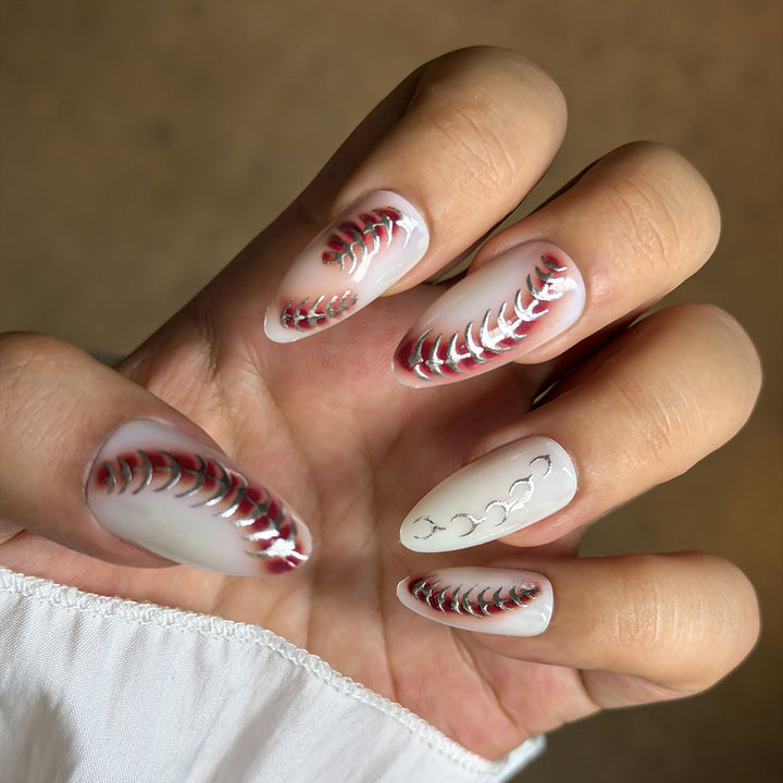 Elegante dekorative Press-On Nail Set Karnz