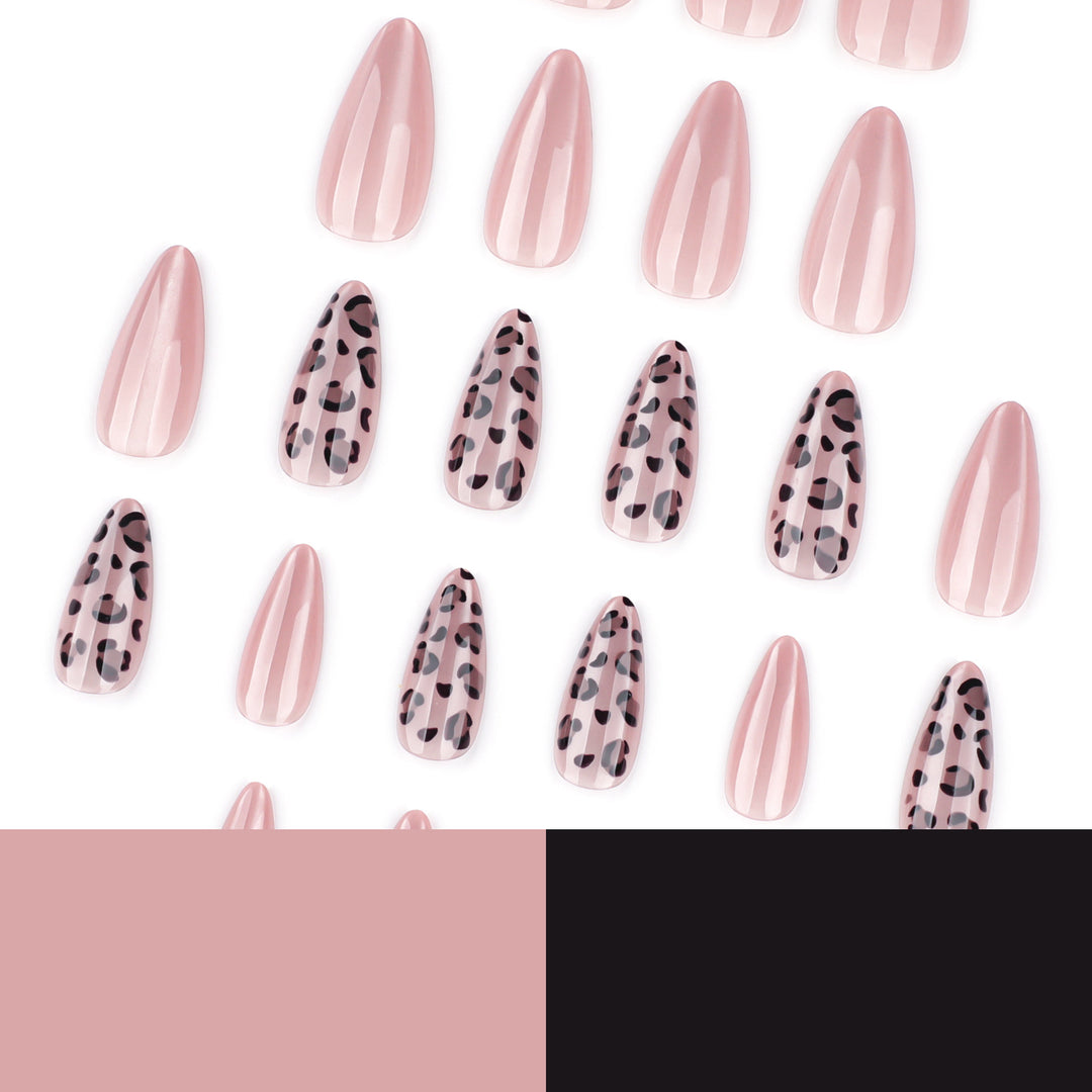 Elegante Stiletto-Nagelverlängerungen mit Leopardenmuster Karnz