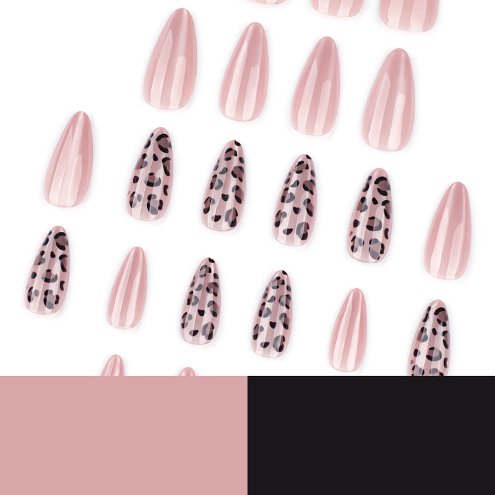 Elegante Stiletto-Nagelverlängerungen mit Leopardenmuster Karnz