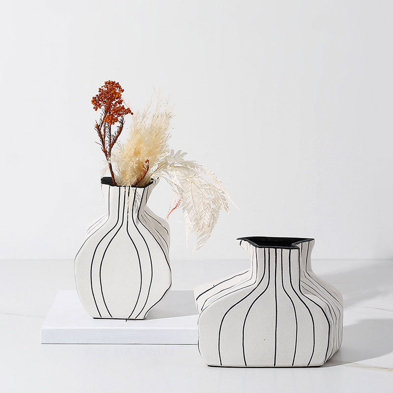 Zeitgenössische dekorative Blumenvase