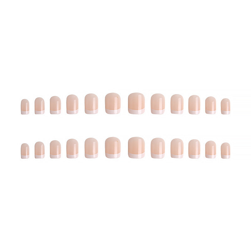 Kunstvolle French Tip Kunstnägel Karnz