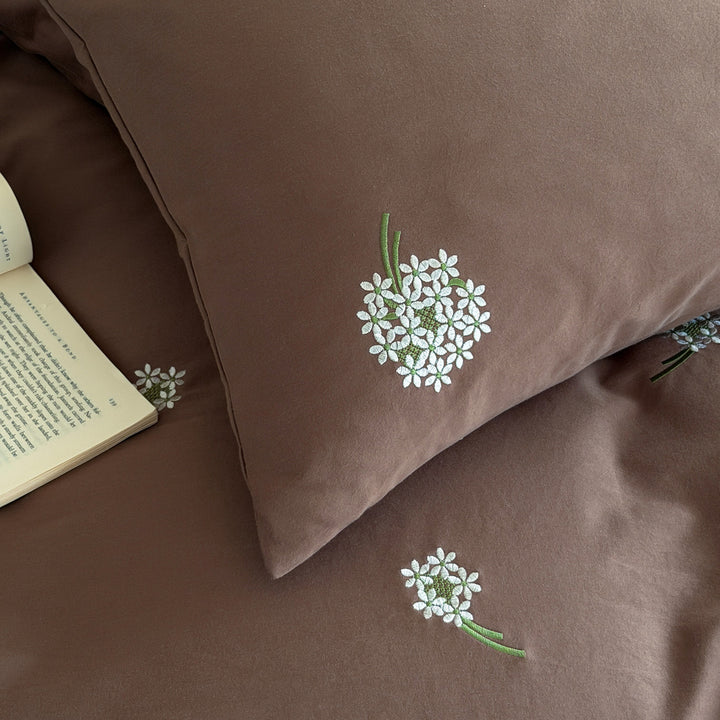 Bestickte botanische Mikrosatin Bettbezugset mit minimalistischem Zweigmotiv