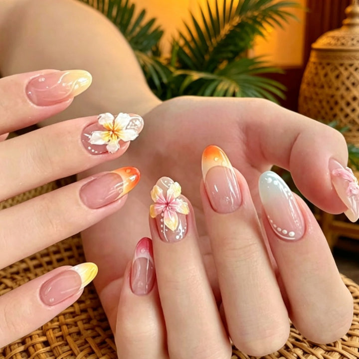 Kreative Kunstnägel mit Floralen Details Karnz