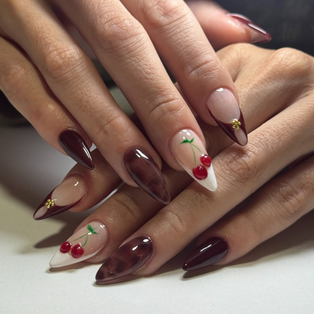 Künstliche Nagelkunst mit kirschblüten Design Karnz