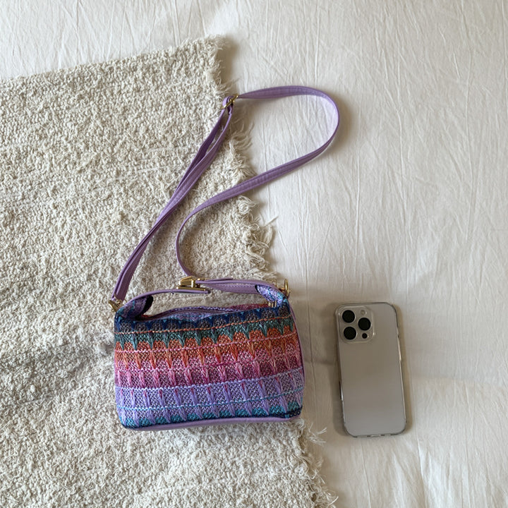 Texturierte handgewebte Mini-Crossbody-Tasche Karnz